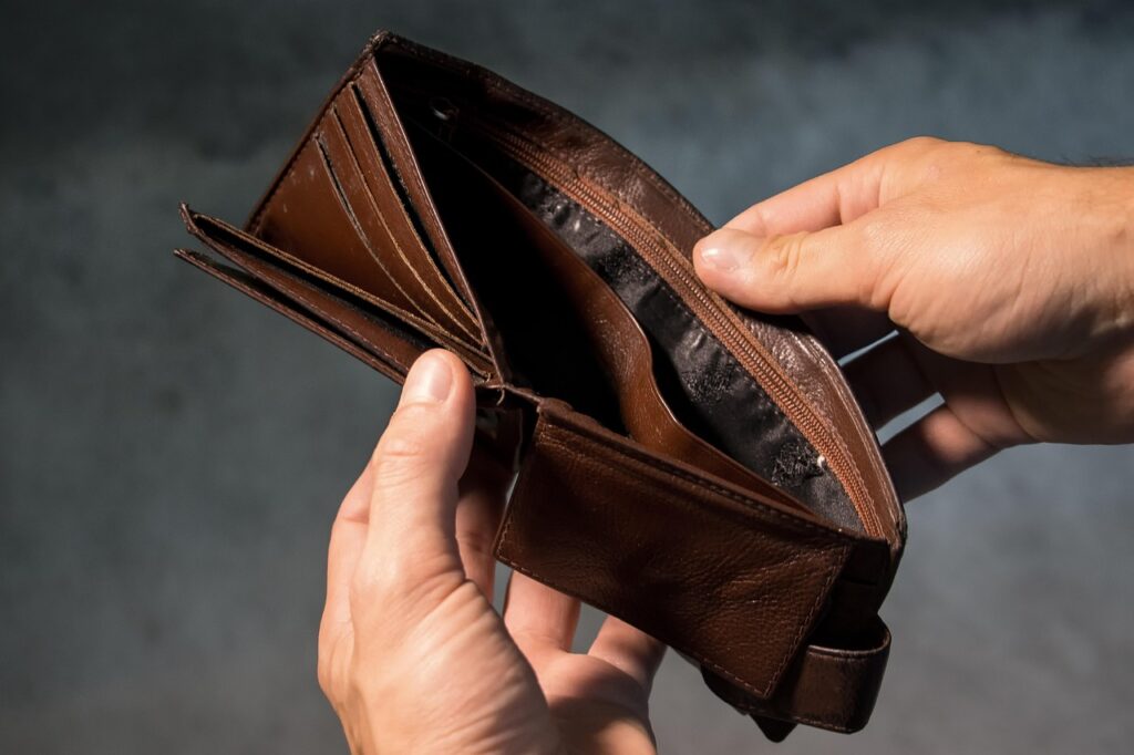 保育士通信講座の費用はどのくらいかかるの？
