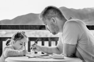 子育て支援員と保育士の違いとは何ですか？