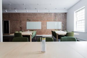 未経験の保育士が転職する際に直面する年齢の壁とは？