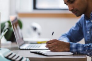 保育士未経験者が資格取得のために効率よく勉強するスケジュールは？